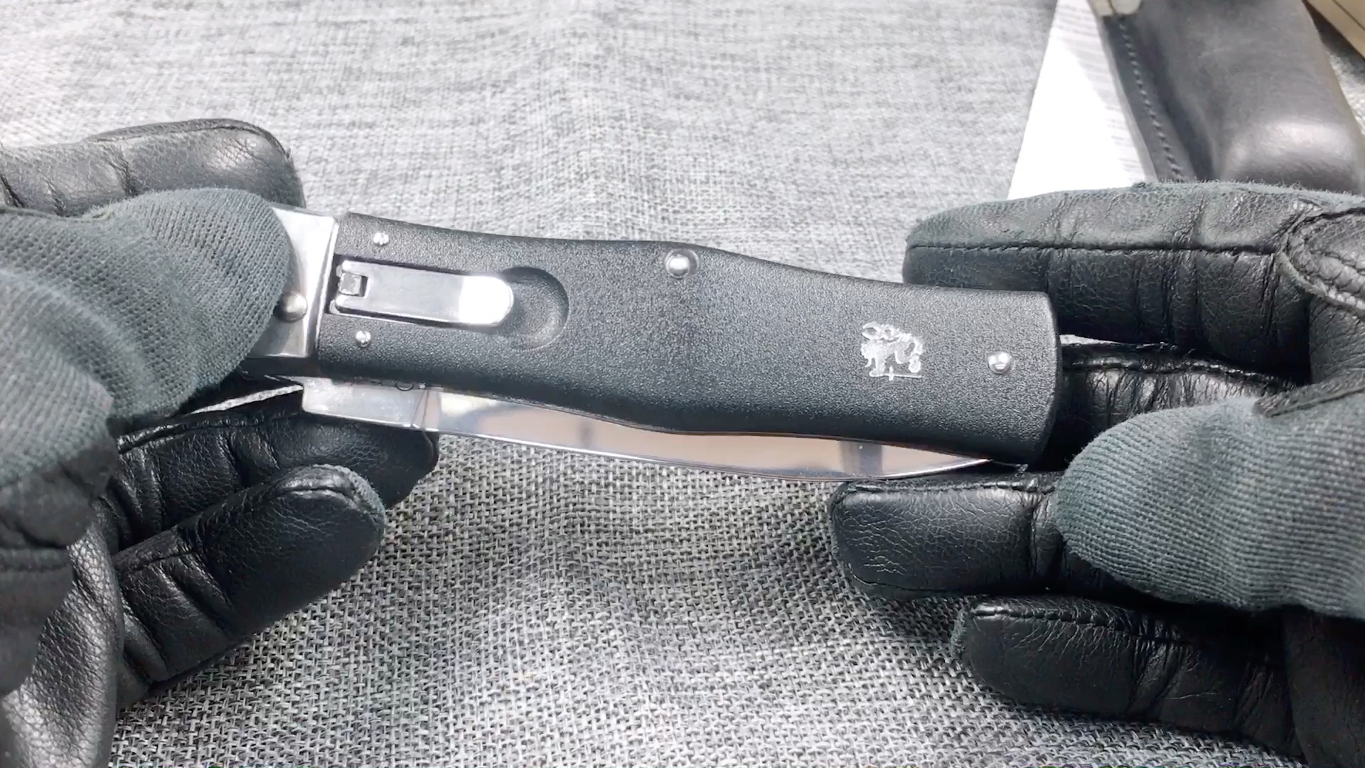 开箱捷克MIKOV麦克罗241侧跳折刀